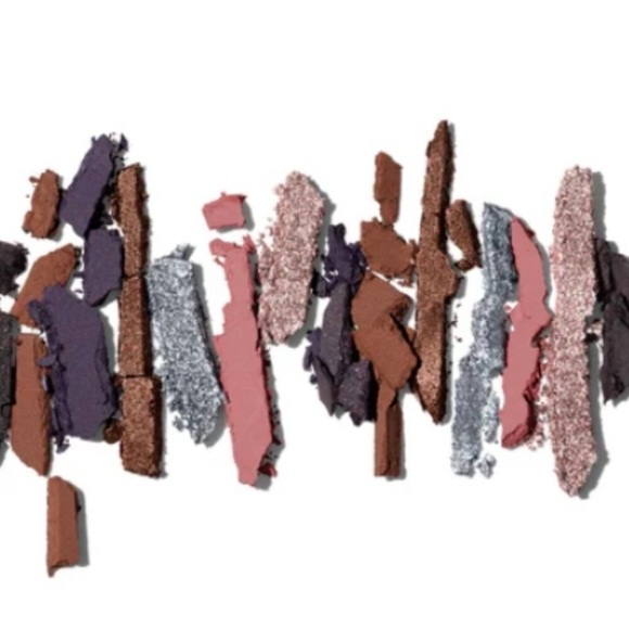 🎨🎉 MORPHE 35MI Magic Mirror Artistry
Palette New Essential artistry curation - Picture 7 of 13